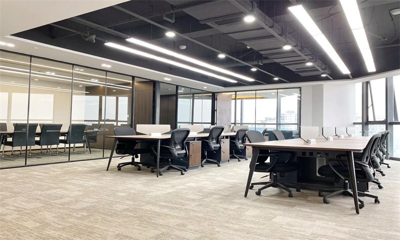 《打造高效协作的办公空间：办公室出租指南》